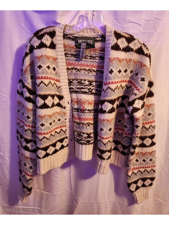 American Eagle Outfitters Sweaters - Vintage Cream and white American Eagle cardigan. In excellent Condition. Size XS